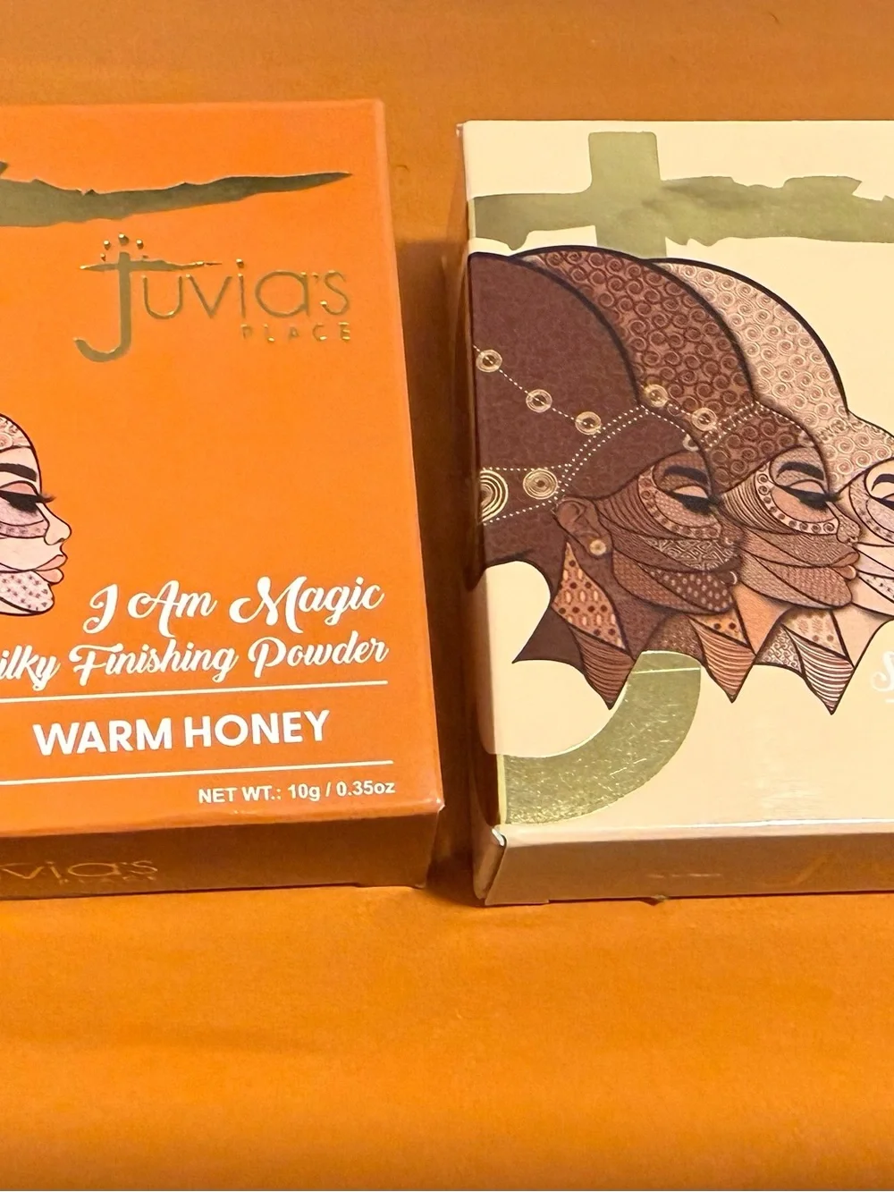 Juvia's Place I Am Magic Silky Finishing Powder — Warm Honey and Cookie dough